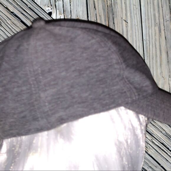 Under Armour gray cap - Picture 4 of 6